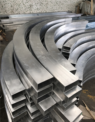 藝術弧形鋁方通-仿木紋弧形鋁方通 現代建筑裝飾的革新選擇